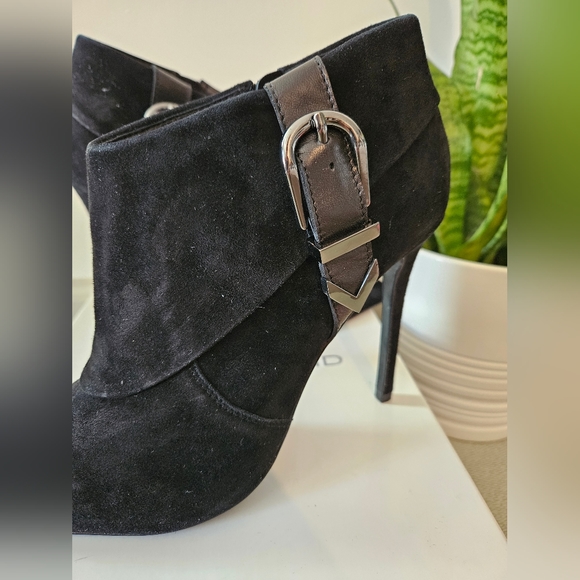 Charles David Valle pointy toe bootie - Picture 3 of 10